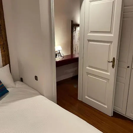 Center - Traditional Chalet *