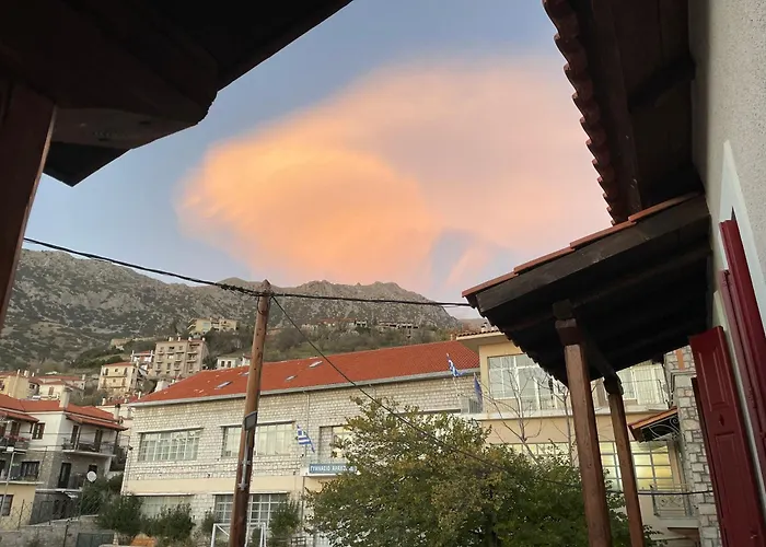 Center - Traditional Σαλέ